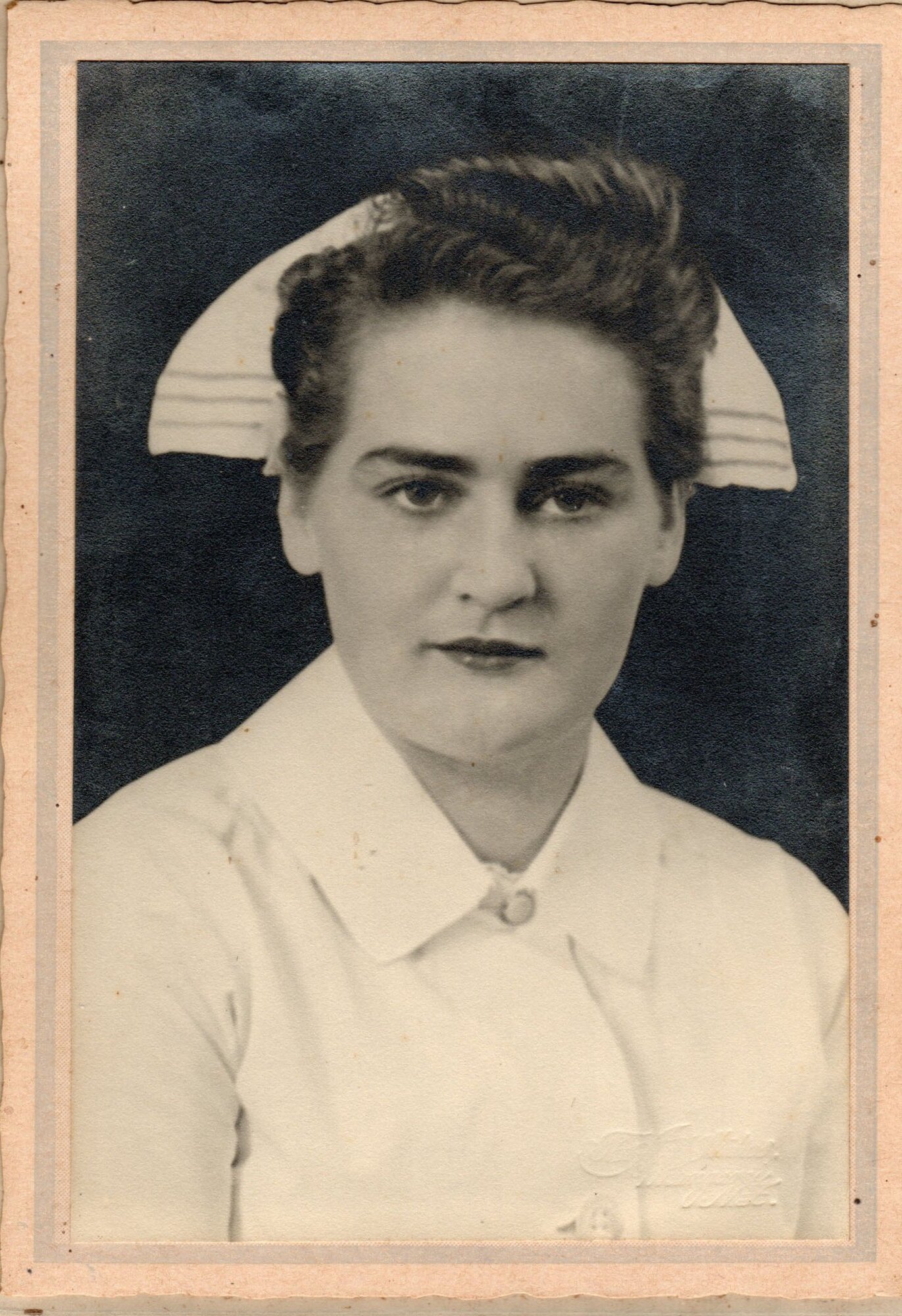 Eileen Davidson was just a teenager when she started nurse training at Whangārei Hospital in 1943. She graduated as a registered nurse in April 1947.