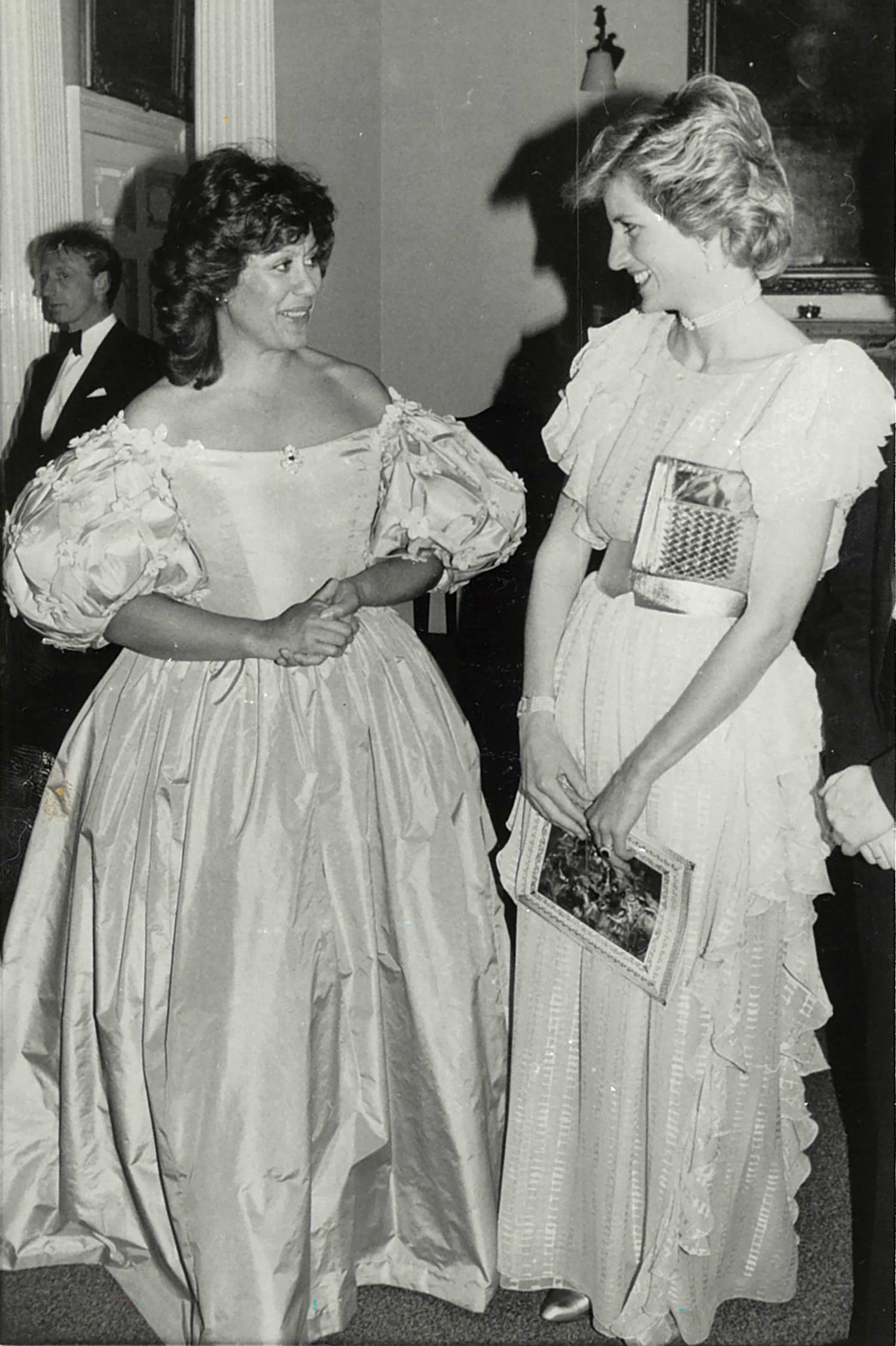 Dame Kiri Te Kanawa with the Princess of Wales, Diana, at Banqueting House, Whitehall, London where Dame Kiri gave a concert in aid of the Westminster Children's Hospital. Photo / AP