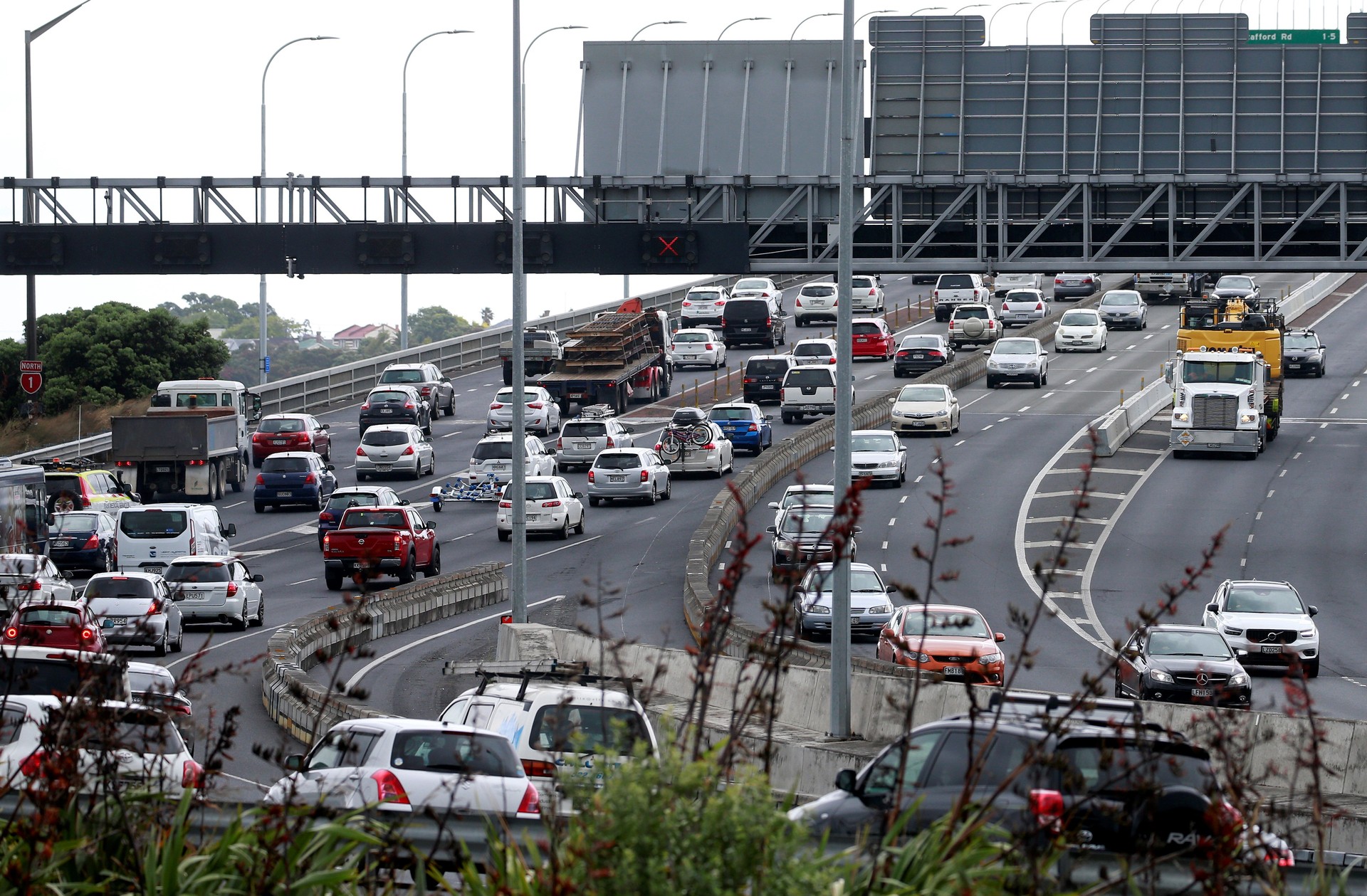 Heavy traffic on the Auckland Harbour Bridge. Photo / Alex Burton