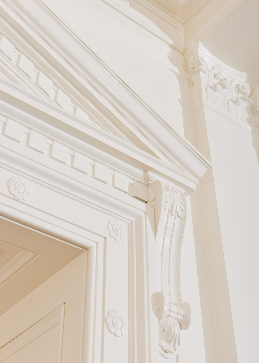 In Wearstler’s home, the ornamental molding around the doorways and ceilings reflects classical Greek architecture. Photo / Jennelle Fong, The New York Times