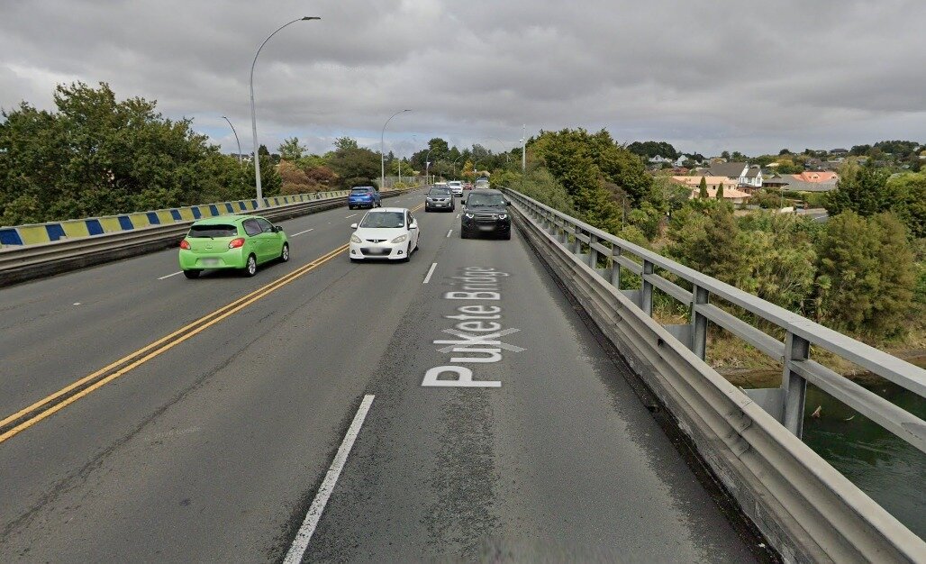 The crash closed Hamilton's Pukete Bridge yesterday afternoon. Photo / Google Maps