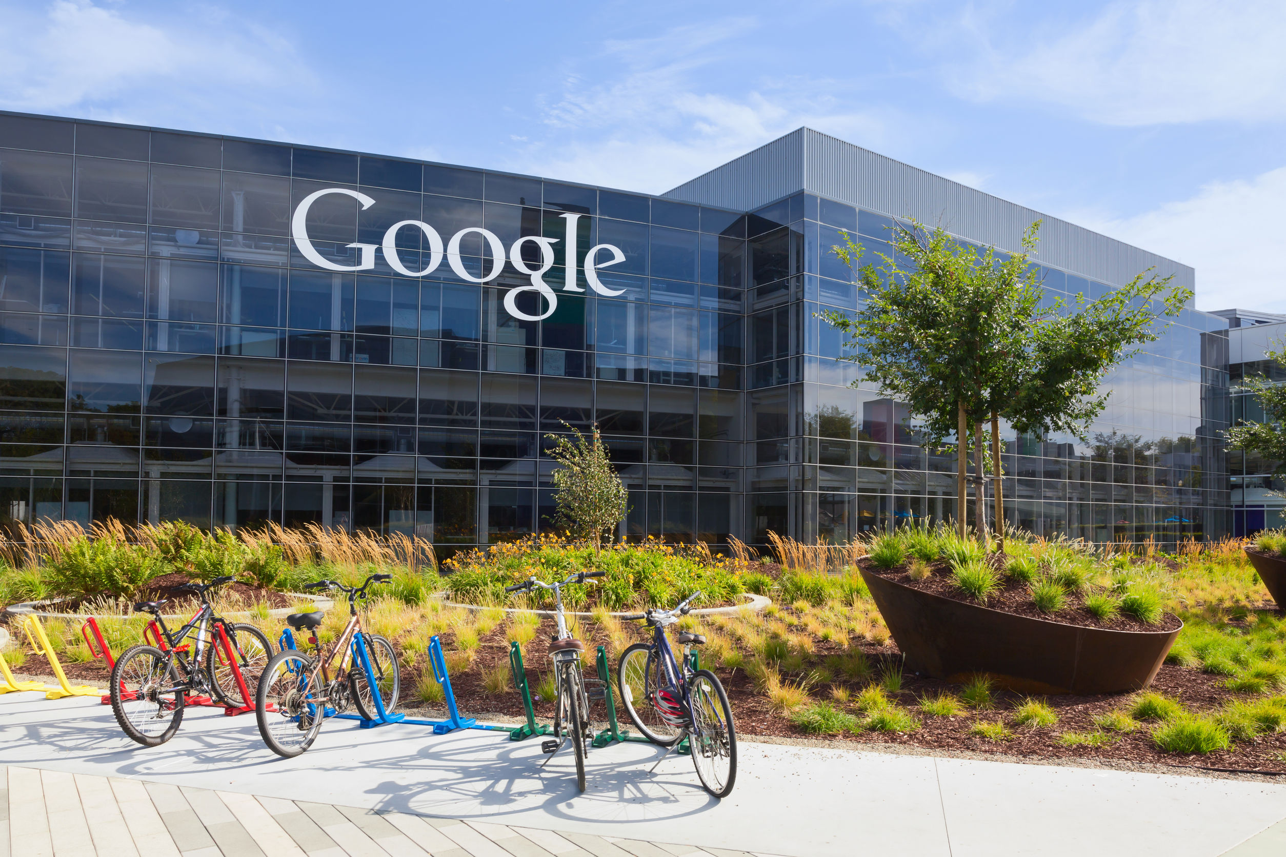 Google currently has in place about 20 commercial partnerships with New Zealand publishers. Photo / 123rf