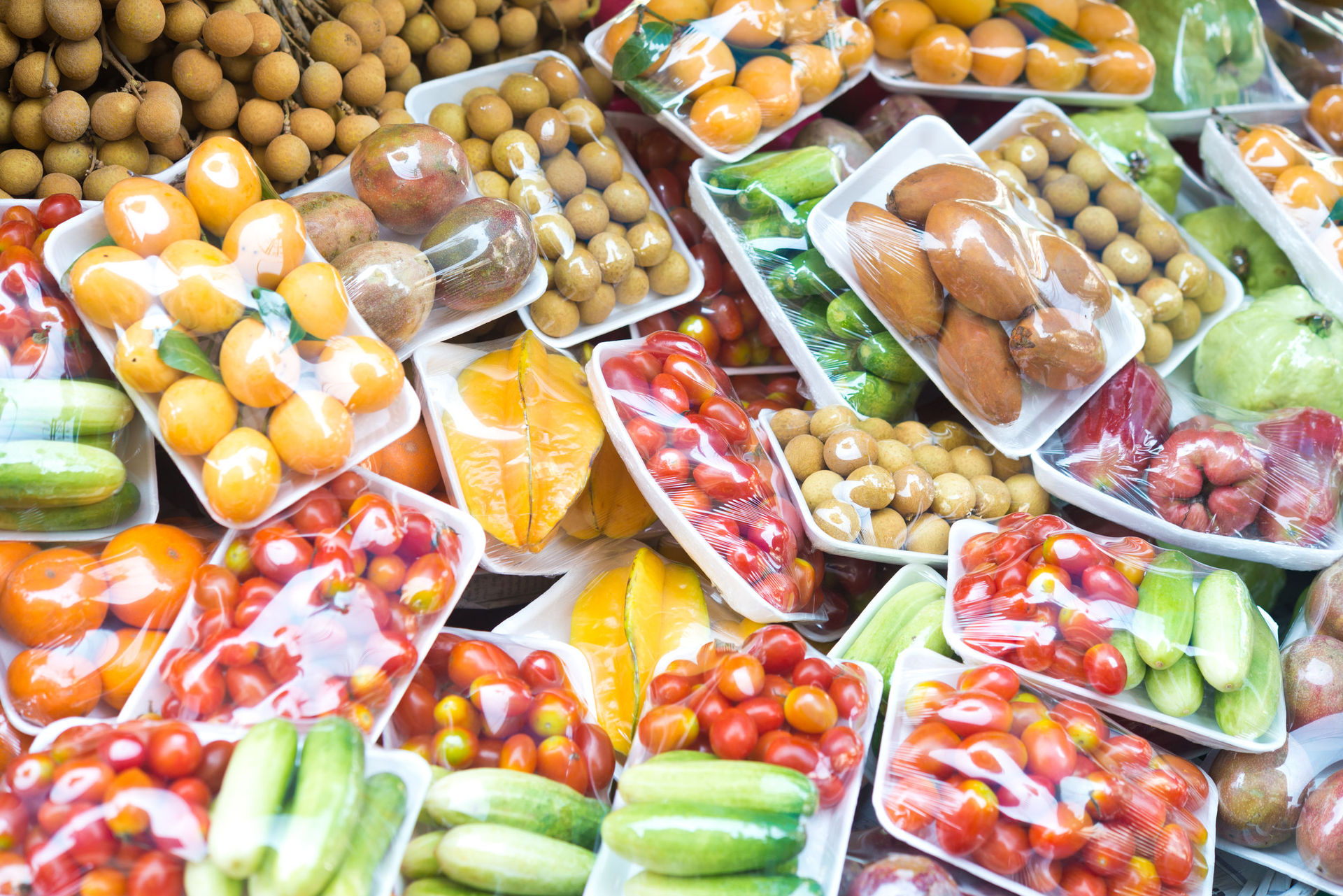 All single-use plastic packaging for food should be phased out, just like single-use plastic bags have, a researcher says. Photo / 123RF
