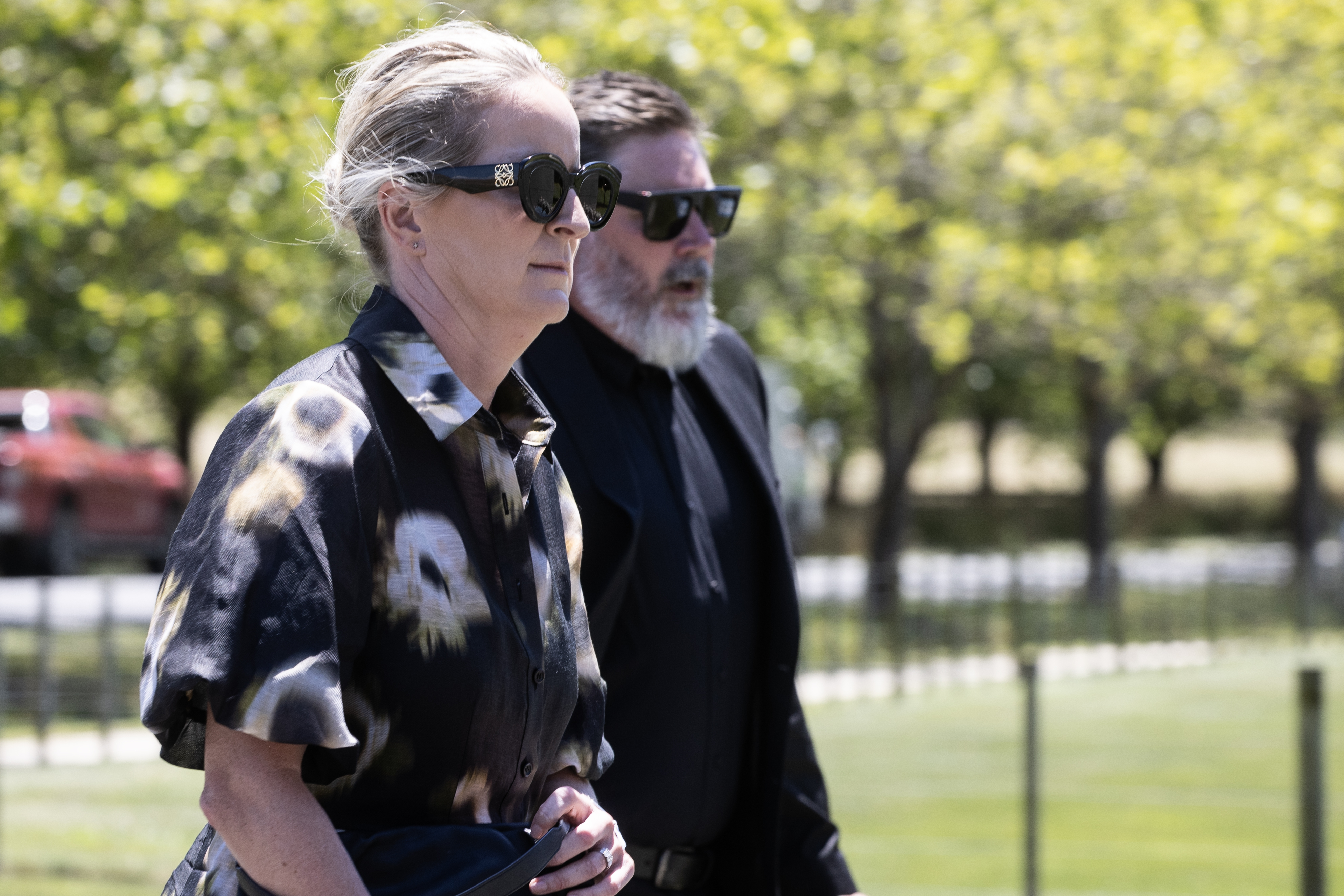 Juliette Hogan arrives at the vineyard for Jacinda Ardern and Clarke Gayford's wedding. Photo / George Heard