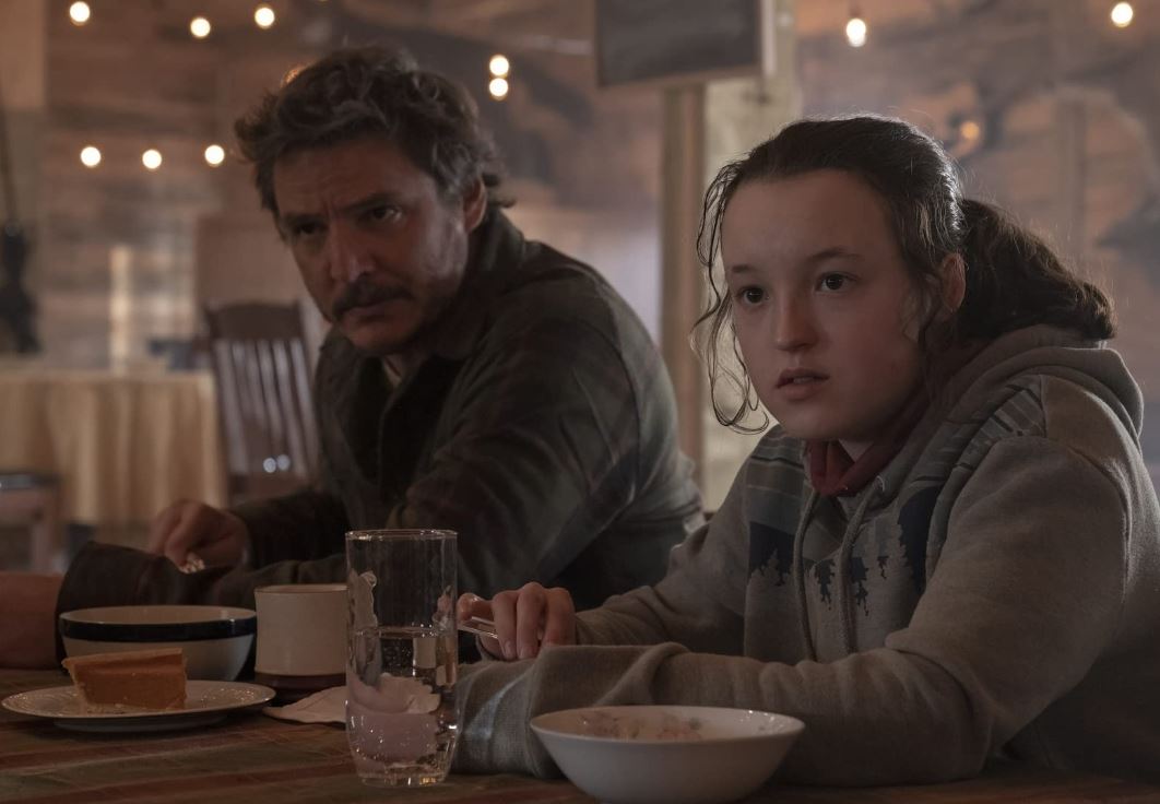 Pedro Pascal and Bella Ramsey in The Last of Us.