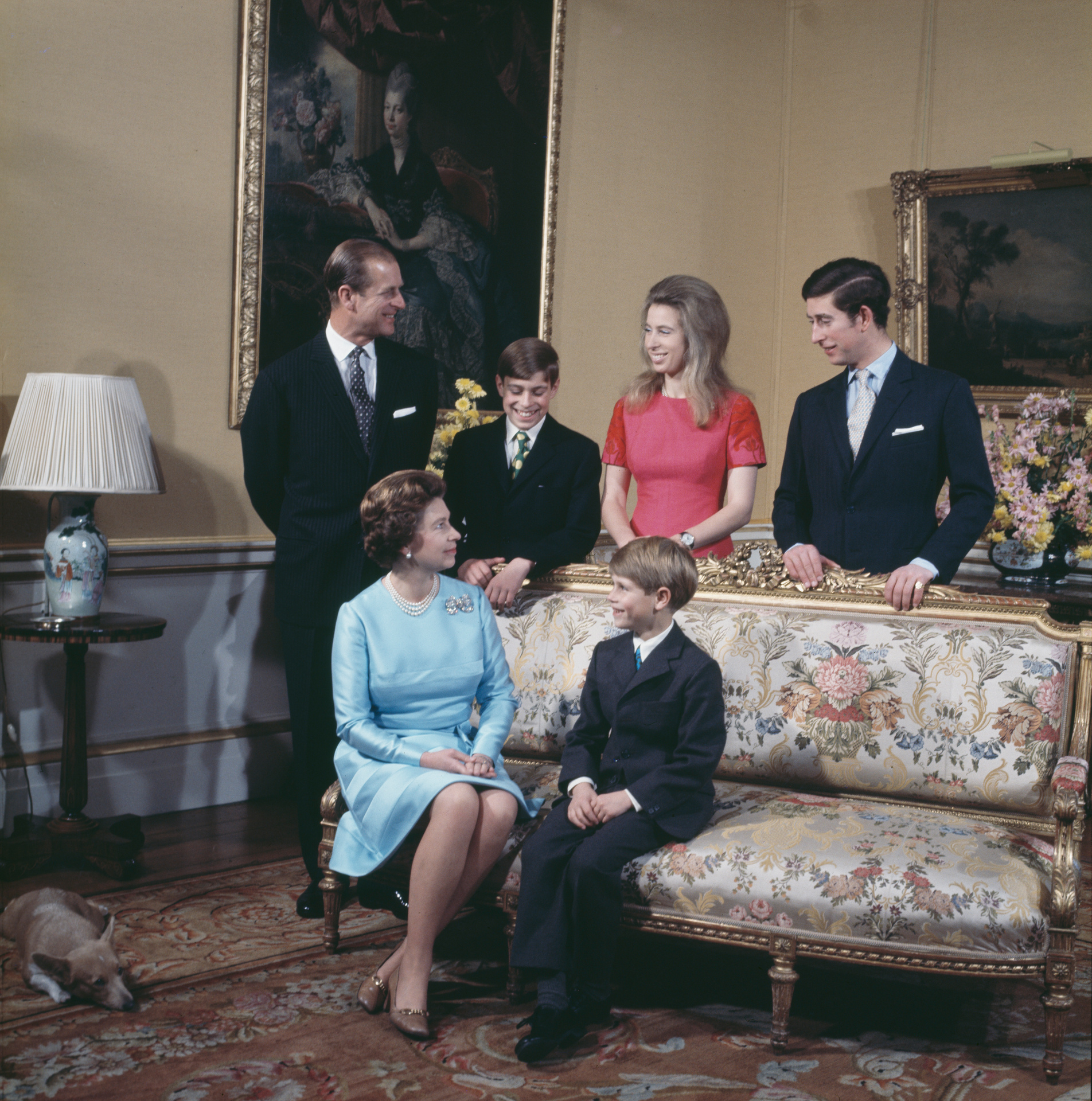 Queen Elizabeth II and Prince Philip, the Duke of Edinburgh (1921-2021) with their children Charles, Anne, Andrew and Edward at Buckingham Palace in London on their Silver Wedding anniversary, UK, November 20, 1972. (Photo by George Freston/Fox Photos/Hulton Archive/Getty Images)