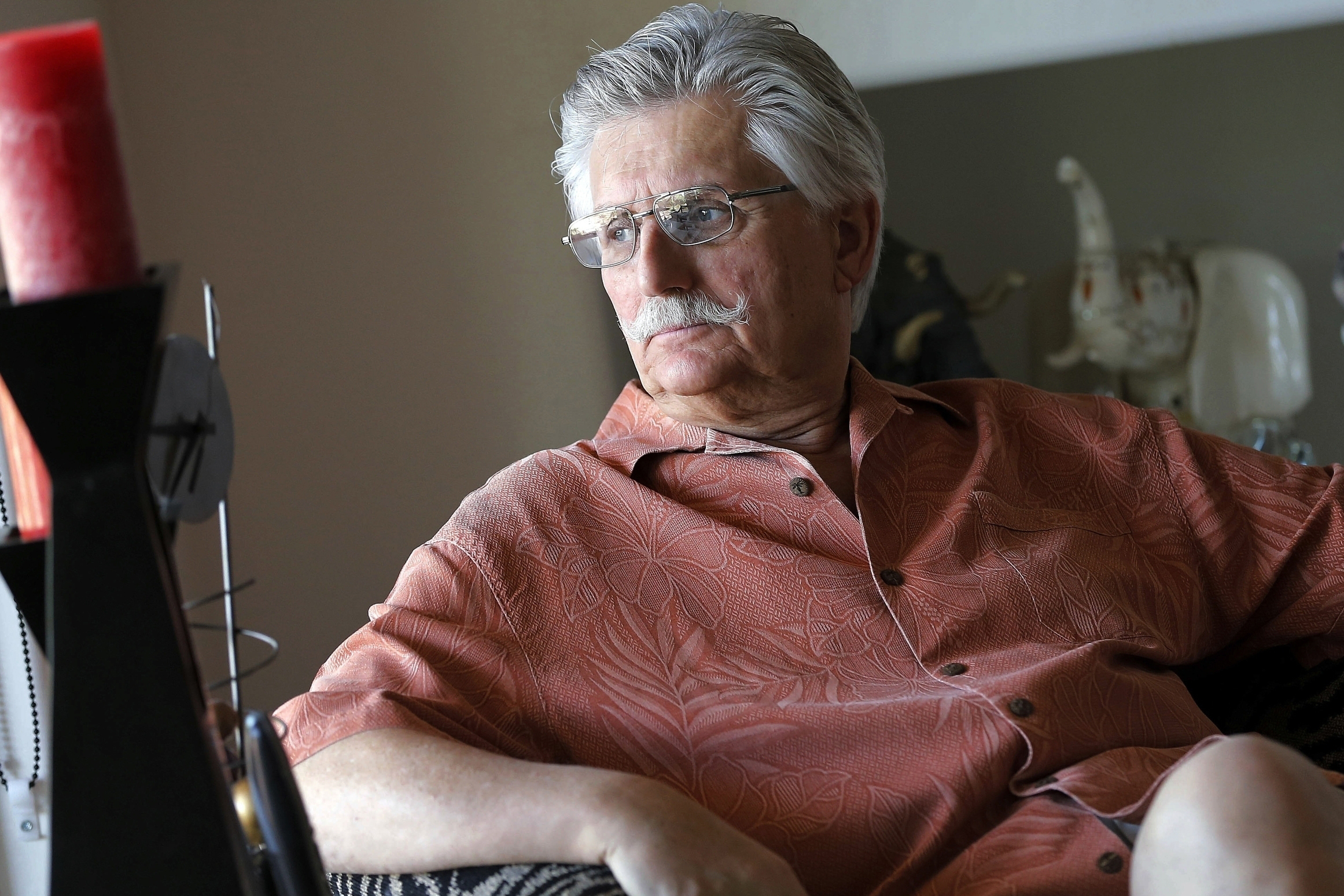 Fred Goldman, father of murder victim Ron Goldman, sits in his Arizona home in 2014. The executor of O.J. Simpson’s estate says he will work to prevent a payout of a $33.5 million judgment awarded by a California civil jury nearly three decades ago in a wrongful death lawsuit filed by the families of Simpson’s ex-wife Nicole Brown Simpson and her friend Ron Goldman. Photo / AP