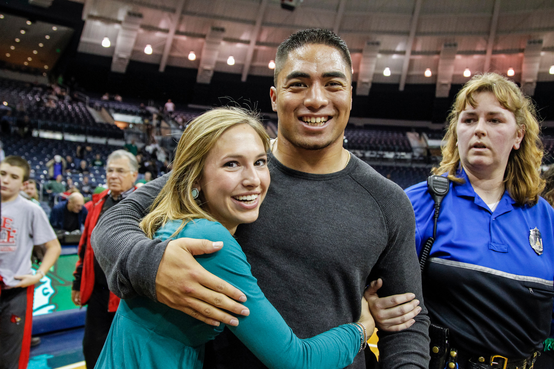 Catfish of an NFL star: Manti and the fake girlfriend hoax now on Netflix - NZ Herald