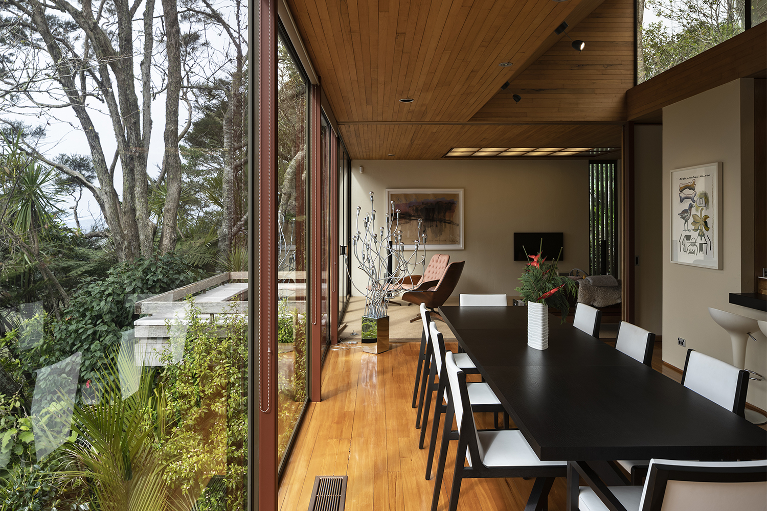 The home is filled with peace and tranquillity. Photo / Simon Devitt.
