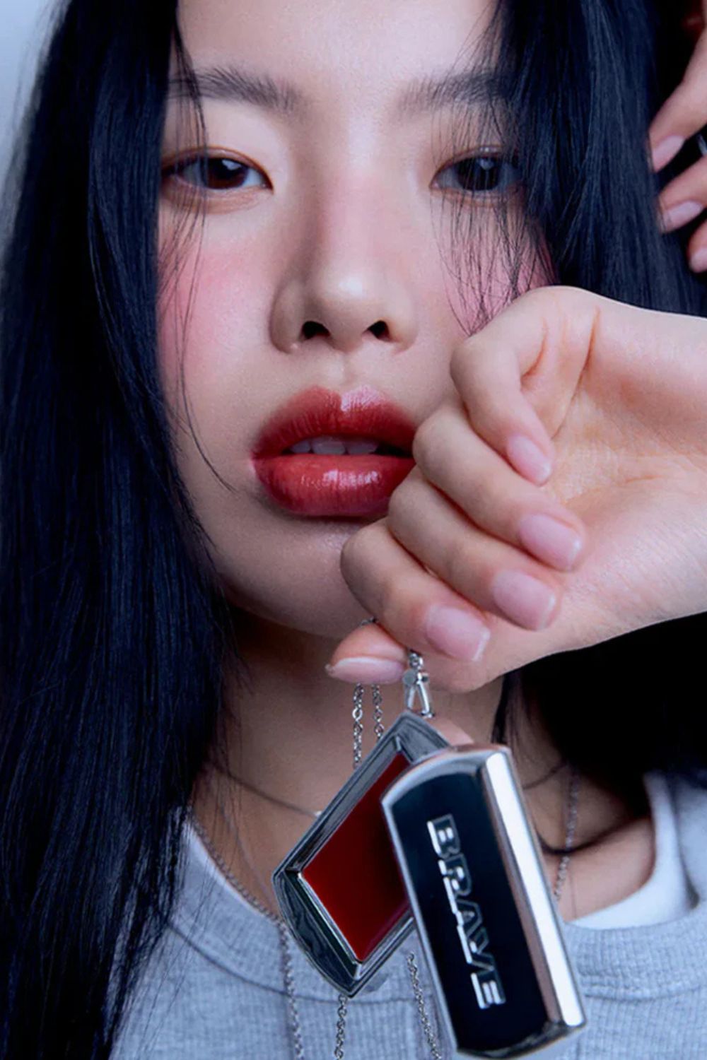 K-Beauty brand Braye is one of the early adopters of wearable beauty with its dog-tag style Lipsleek which hangs like a necklace. 
