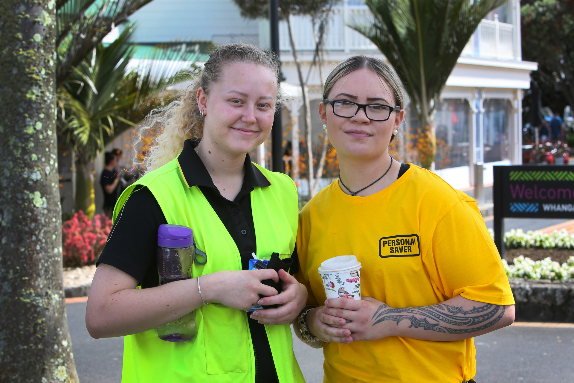 Melaney Claasen and Tailah Brooks use their vaccine pass to get coffee from Serenity Cafe. Photo / Tania Whyte