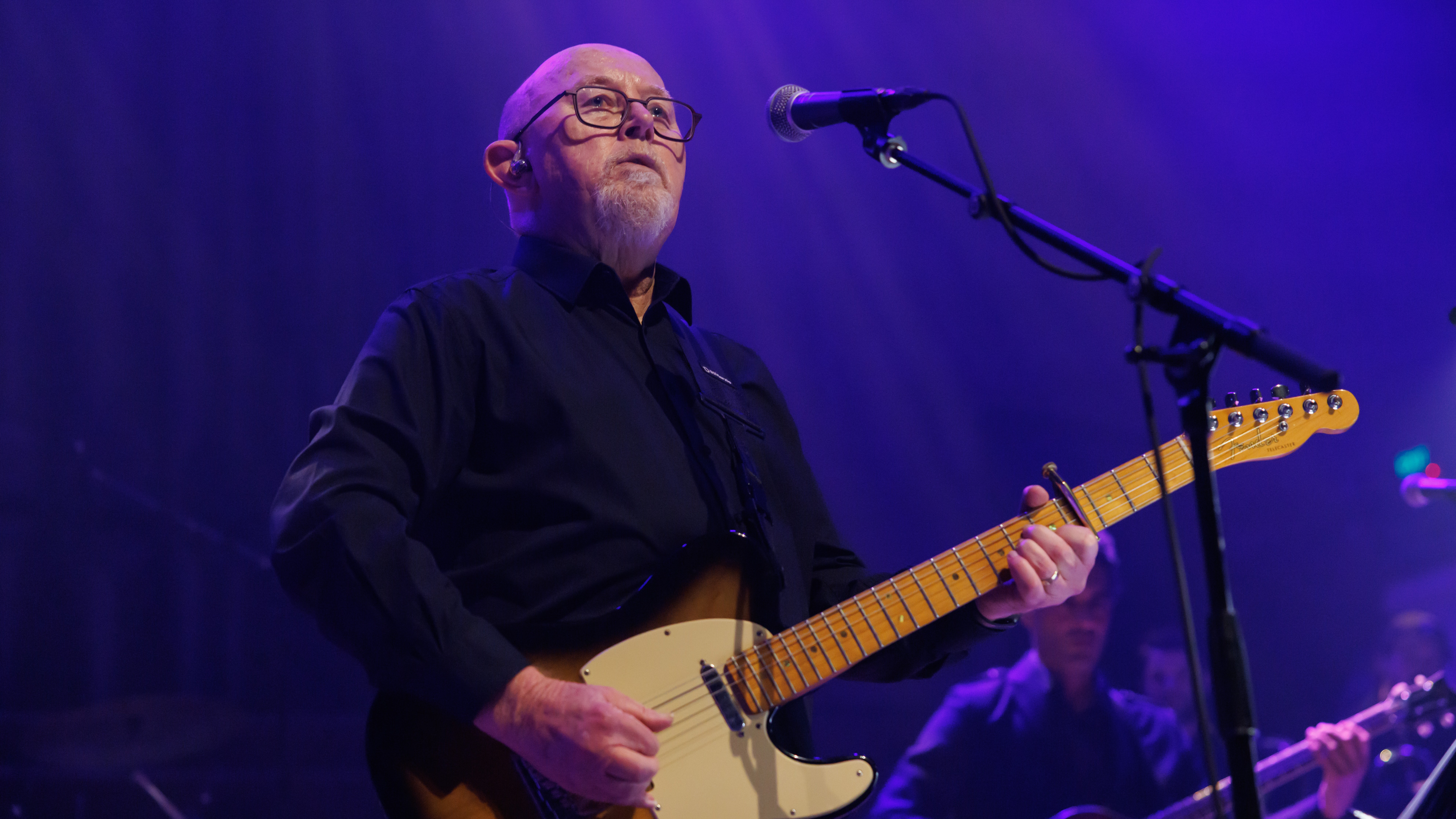 Sir Dave Dobbyn.