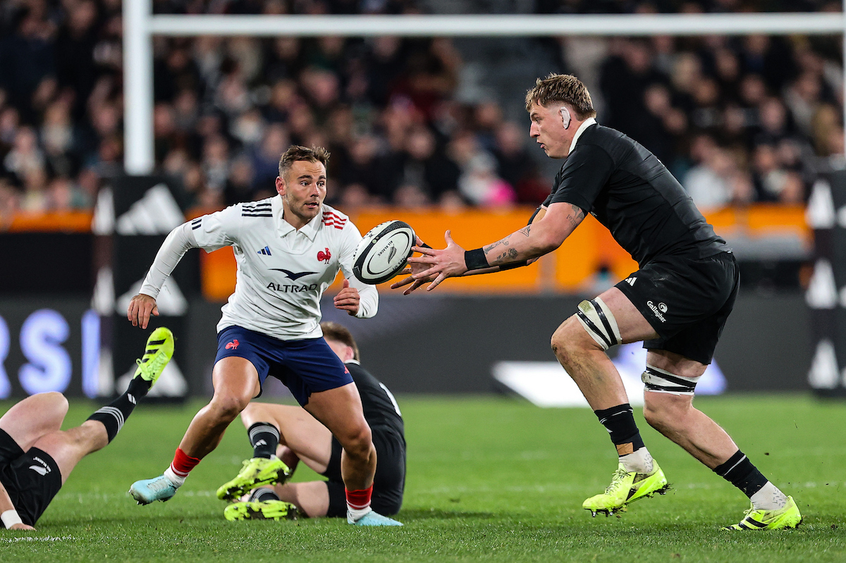 Fabian Holland of New Zealand takes the ball during the Lipovitan-D Series v France.