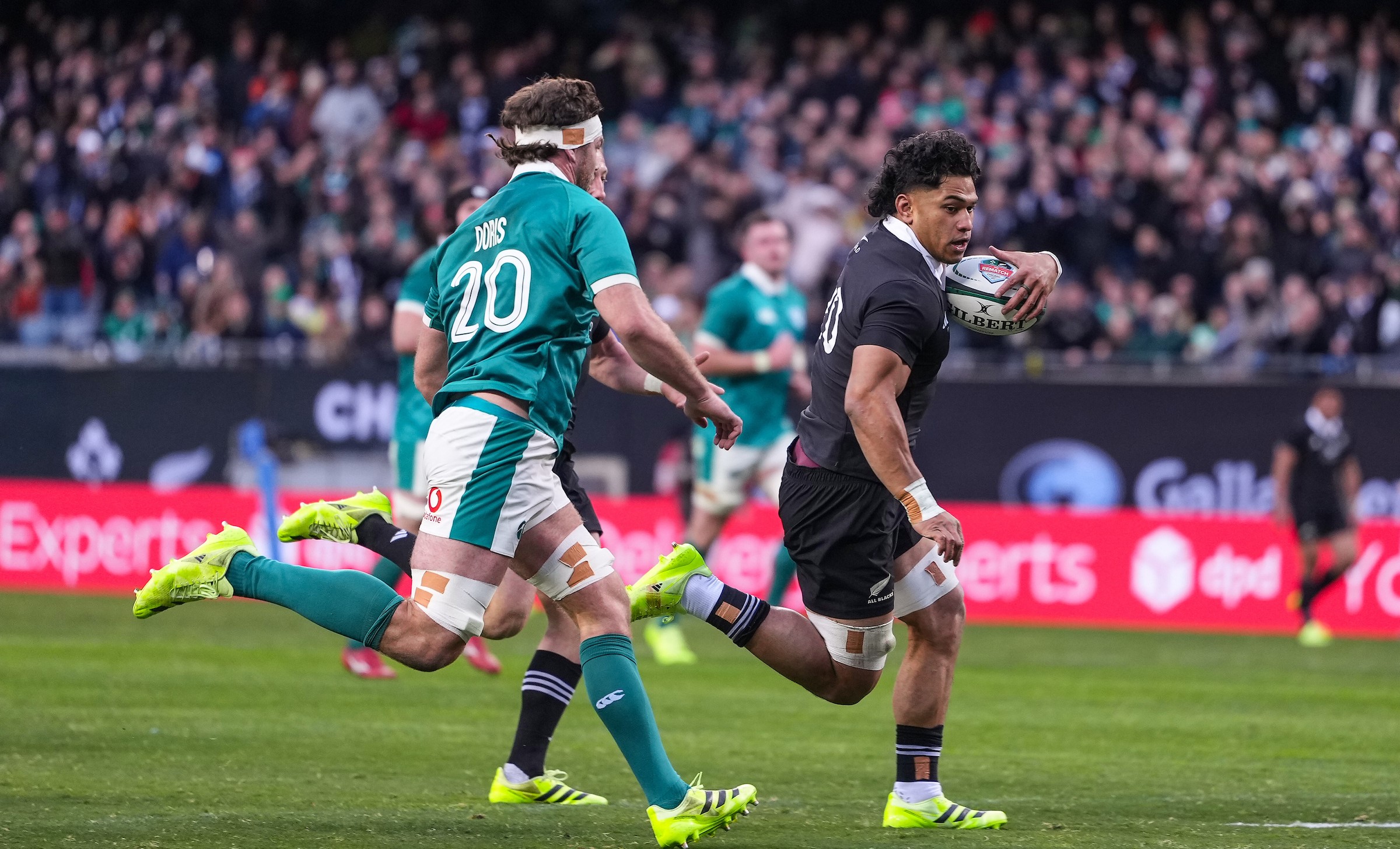 Wallace Sititi runs in for his try against Ireland.