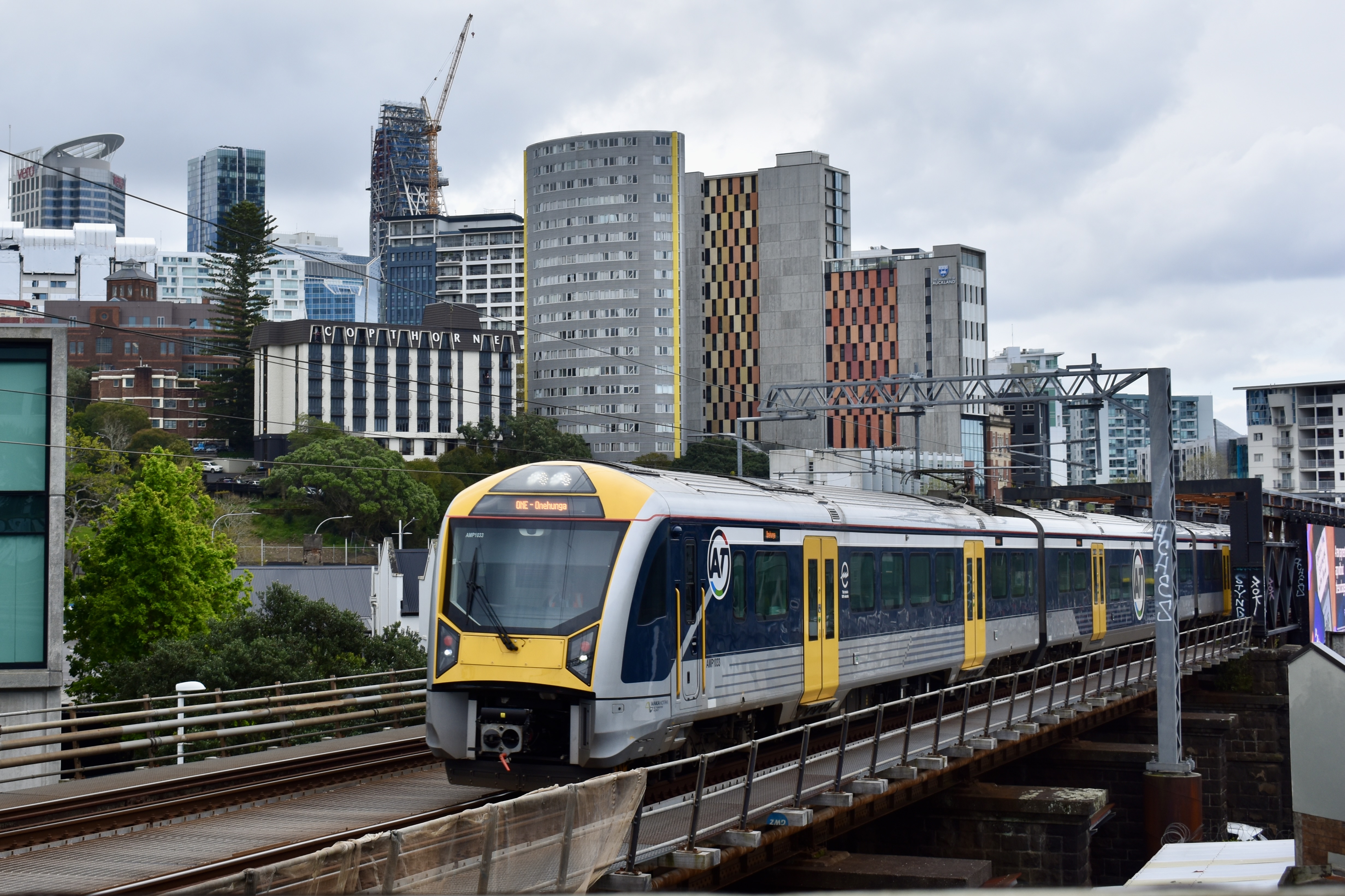 A train near Parnell Rise.