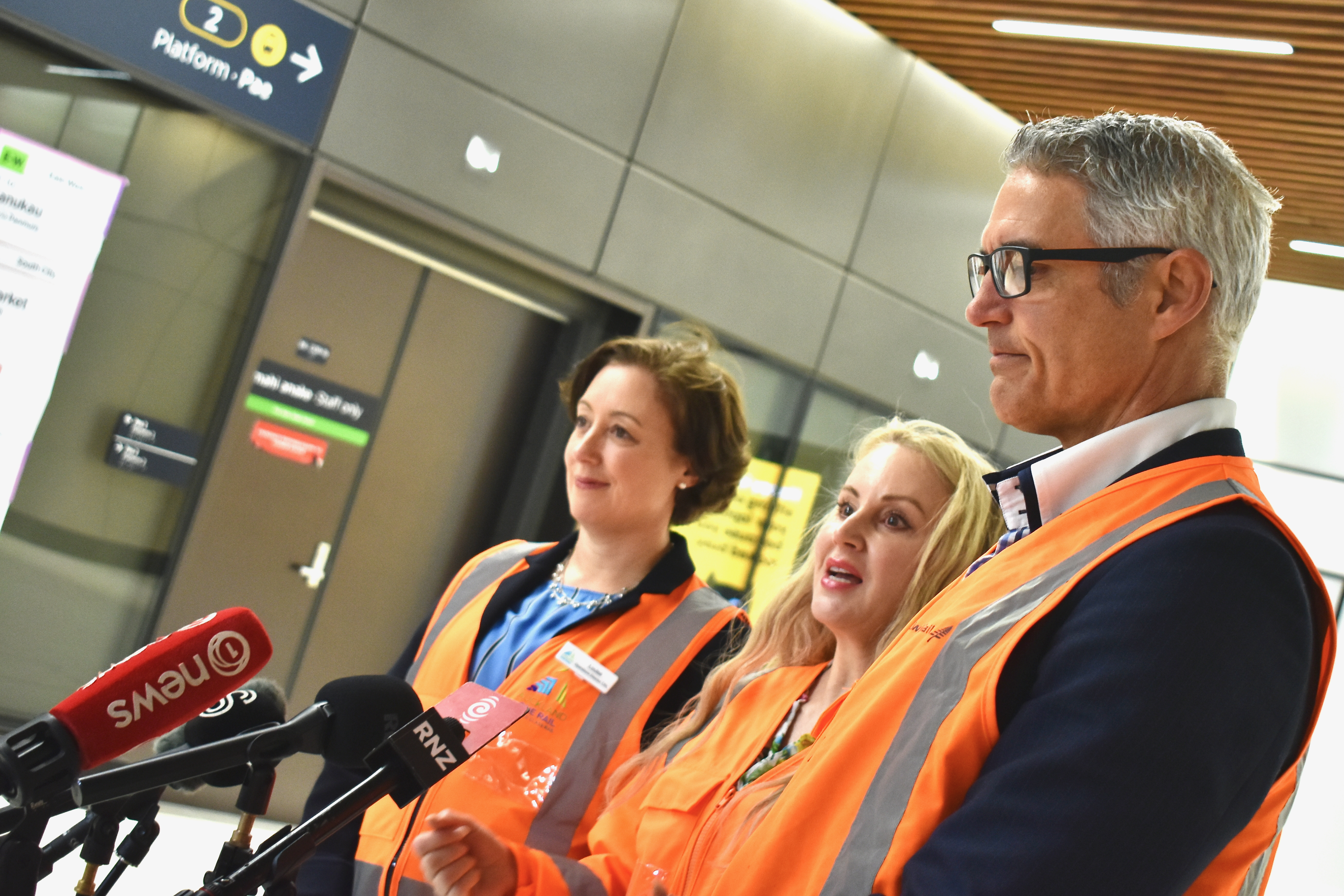  Auckland One Rail's Louise Pengelly, Auckland Transport's Stacey van der Putten, and KiwiRail's Bevan Assink