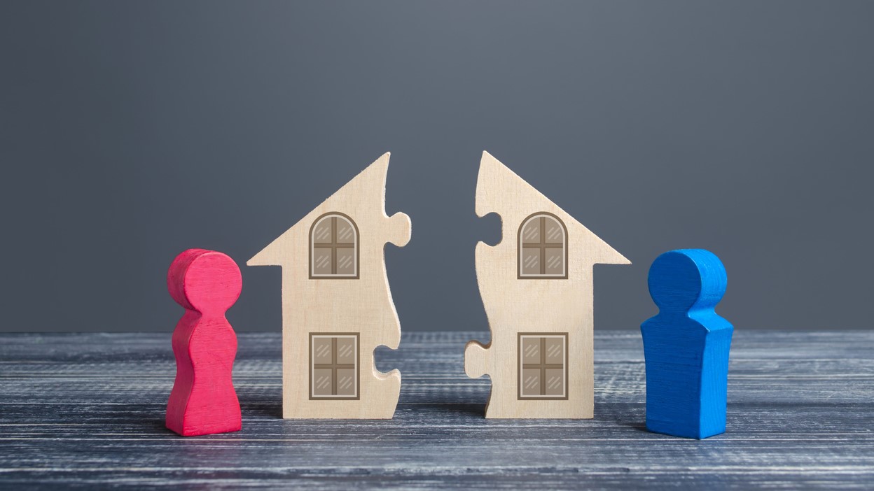 Around 60% of couples were living together after separation, at least for a while, while they worked out what to do.