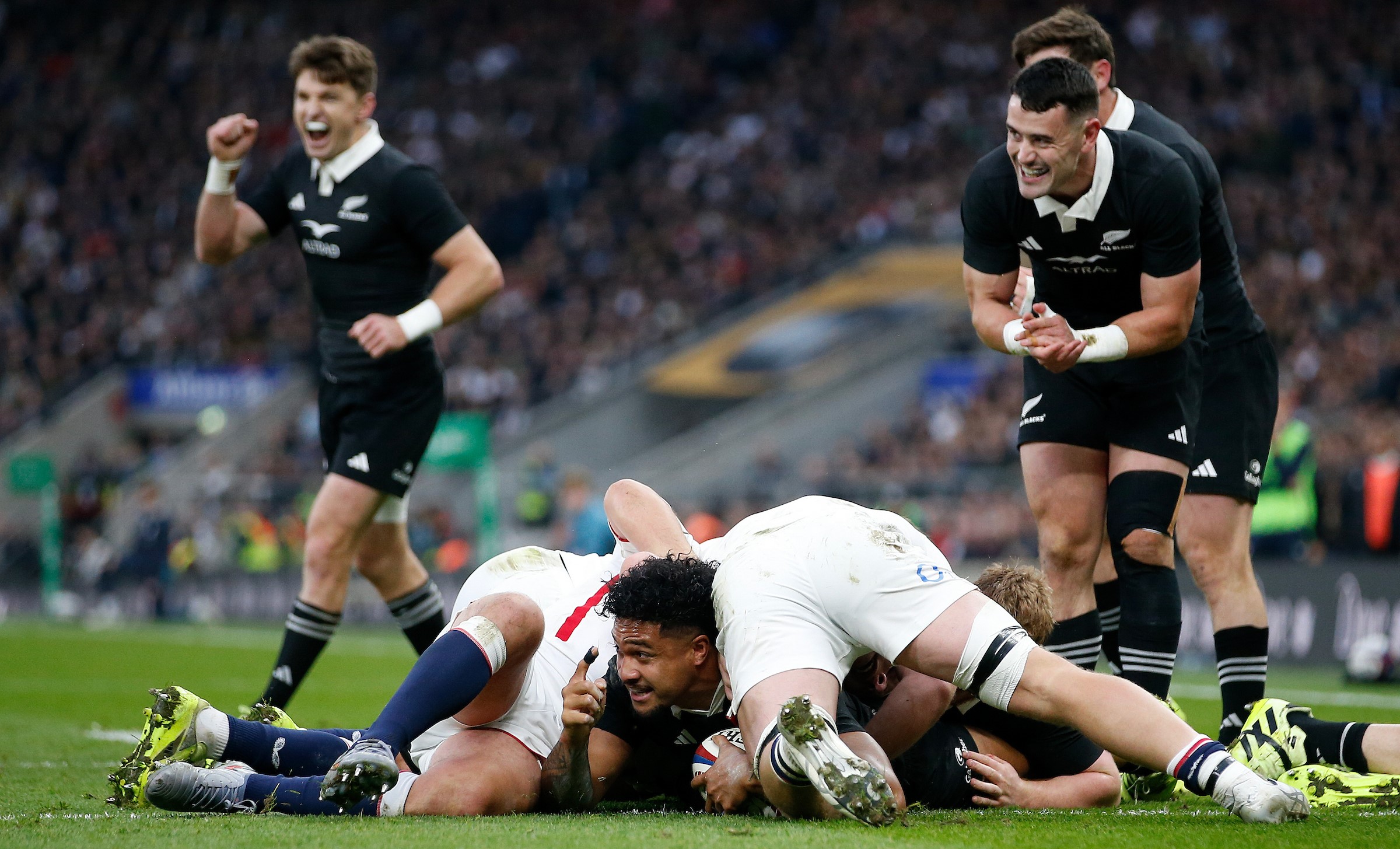 Leicester Fainga'anuku scores for the All Blacks against England at Twickenham.