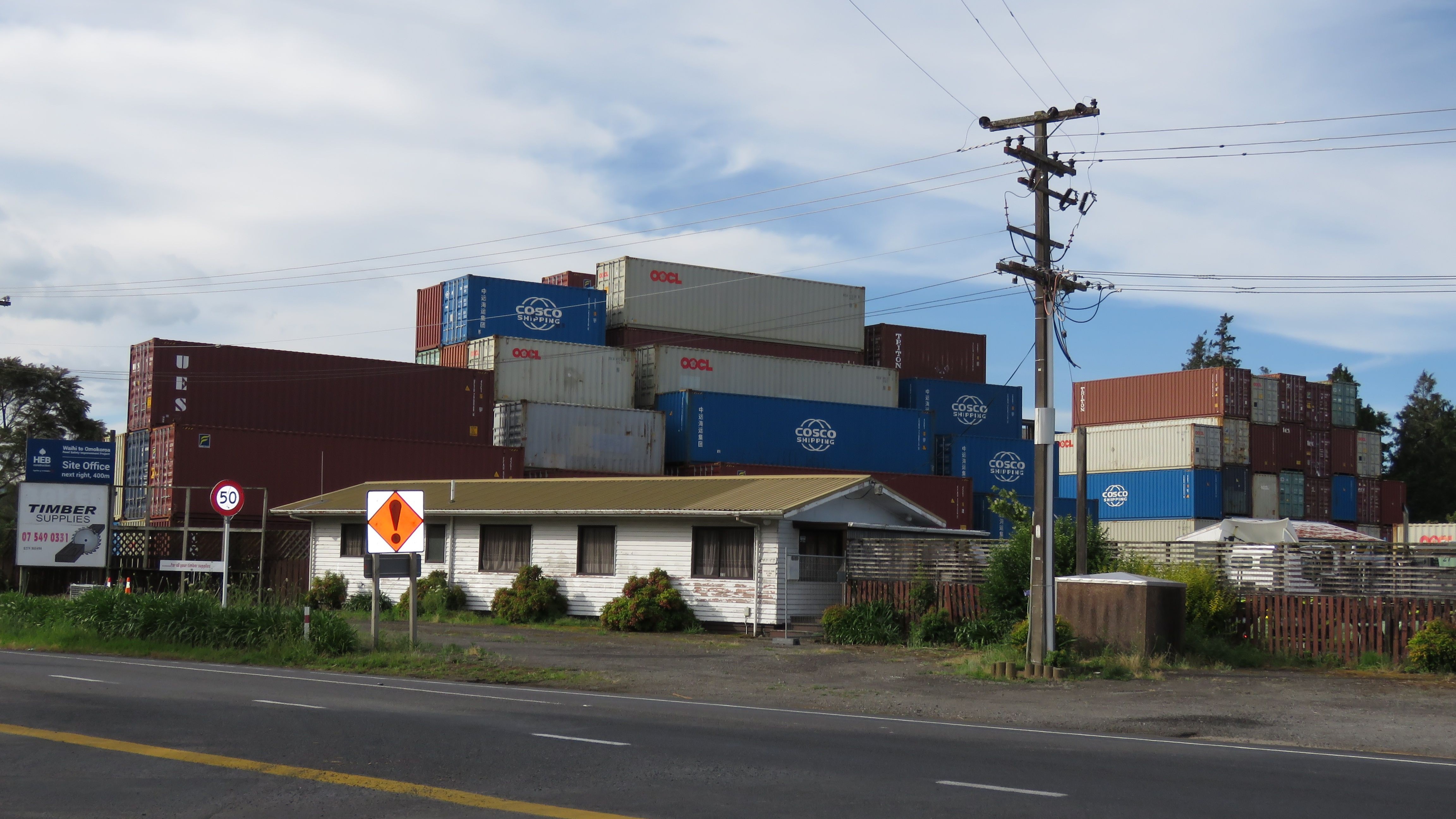  The container terminal located on SH2 at the northern entrance/exit of Katikati.