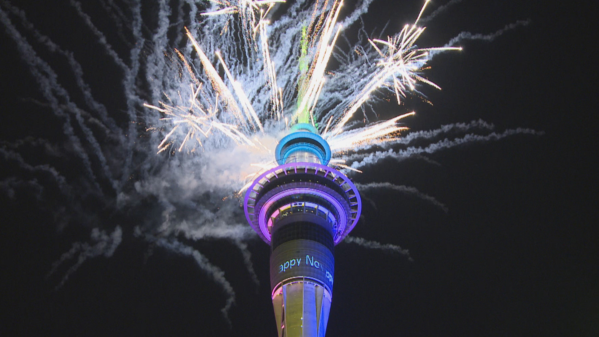 Live stream Sky Tower fireworks bring in New Year in Auckland