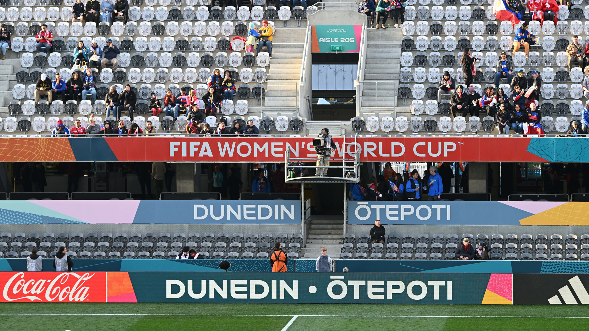 Stadion Dunedin był gospodarzem wielu meczów Pucharu Świata Kobiet, w tym meczów pomiędzy Filipinami a Szwajcarią.