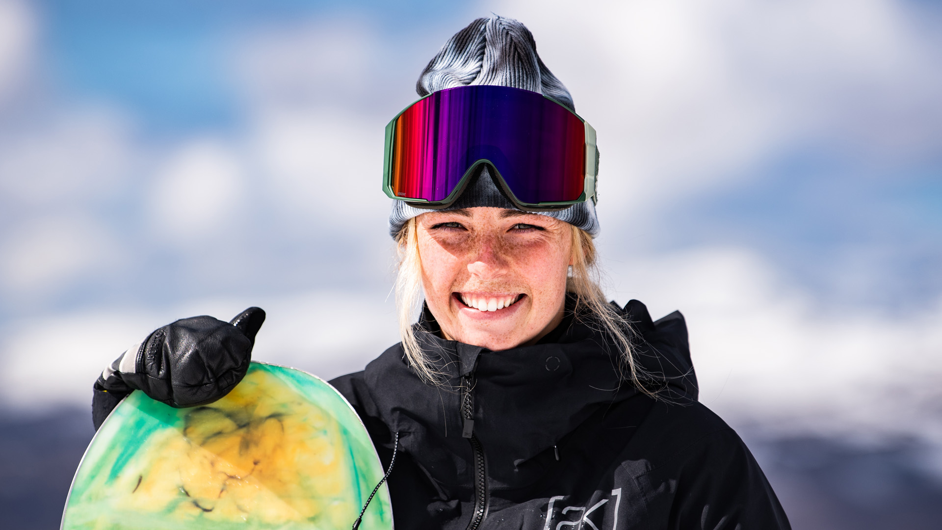 アダムスキー Zoi Sadowski-Synnott defends X Games gold with clutch final run