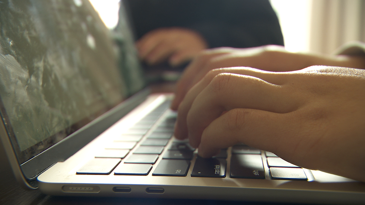 Five months without classes has taken its toll on the two 14-year-olds, reports 1News’ Barbara Dreaver. 