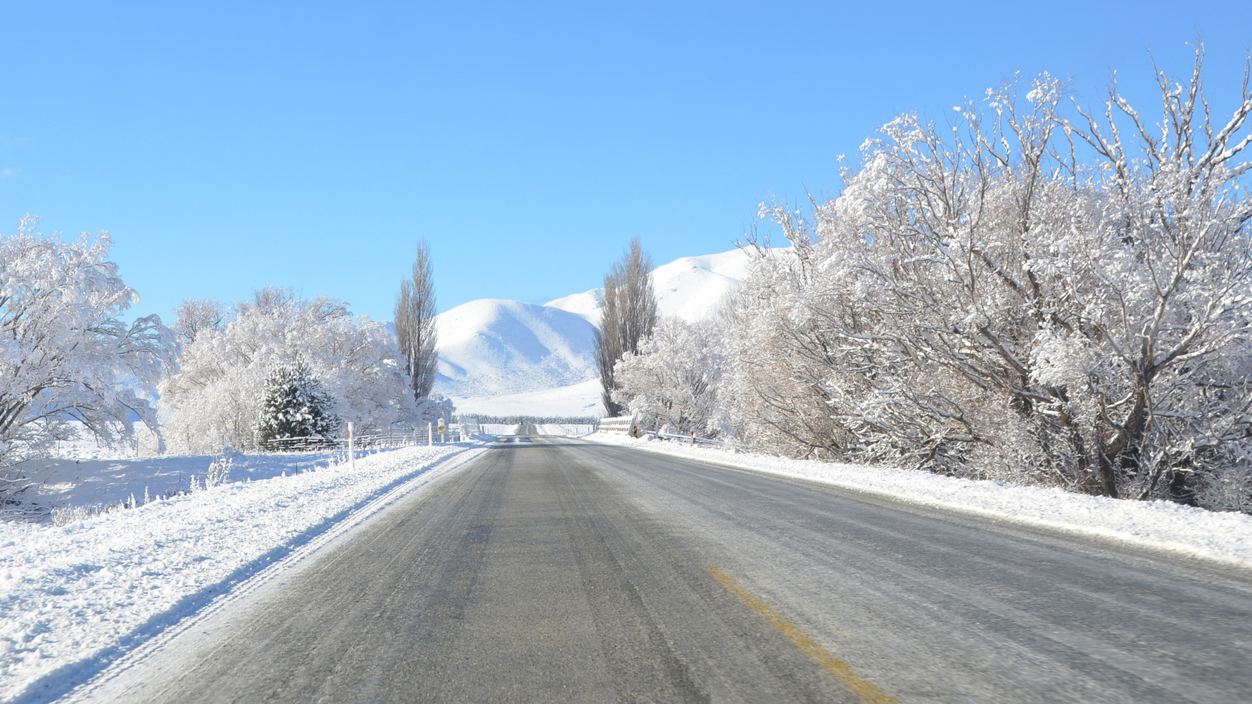 A South Island highway in the winter time