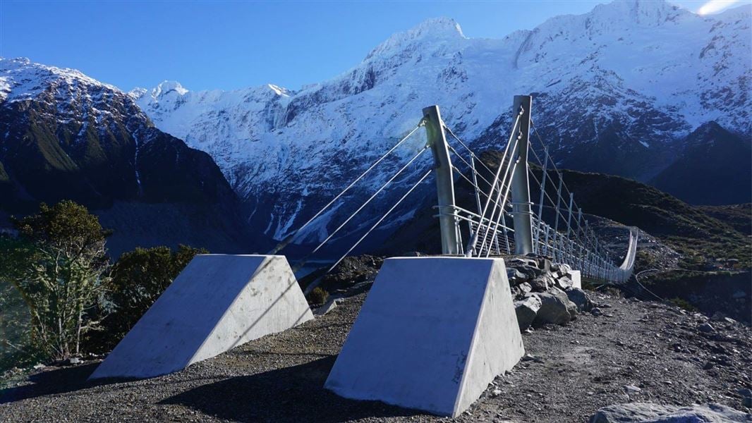 The longest suspension bridge in New Zealand marked an "impressive feat of engineering and construction skill".