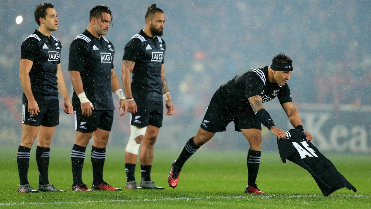 All Blacks pay tribute to Maradona before match vs. Pumas