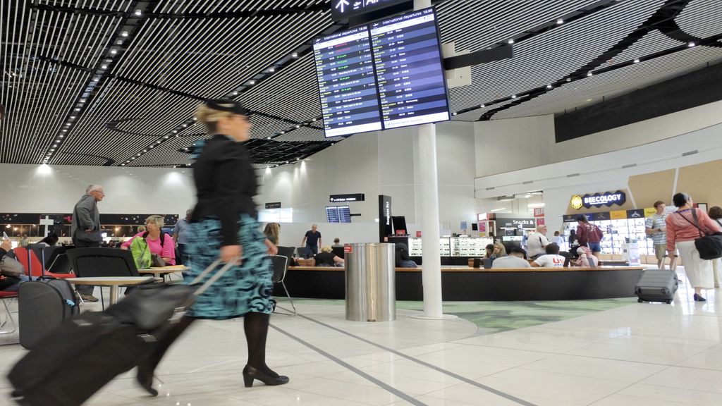Fog at Auckland Airport cancels multitudes of flights