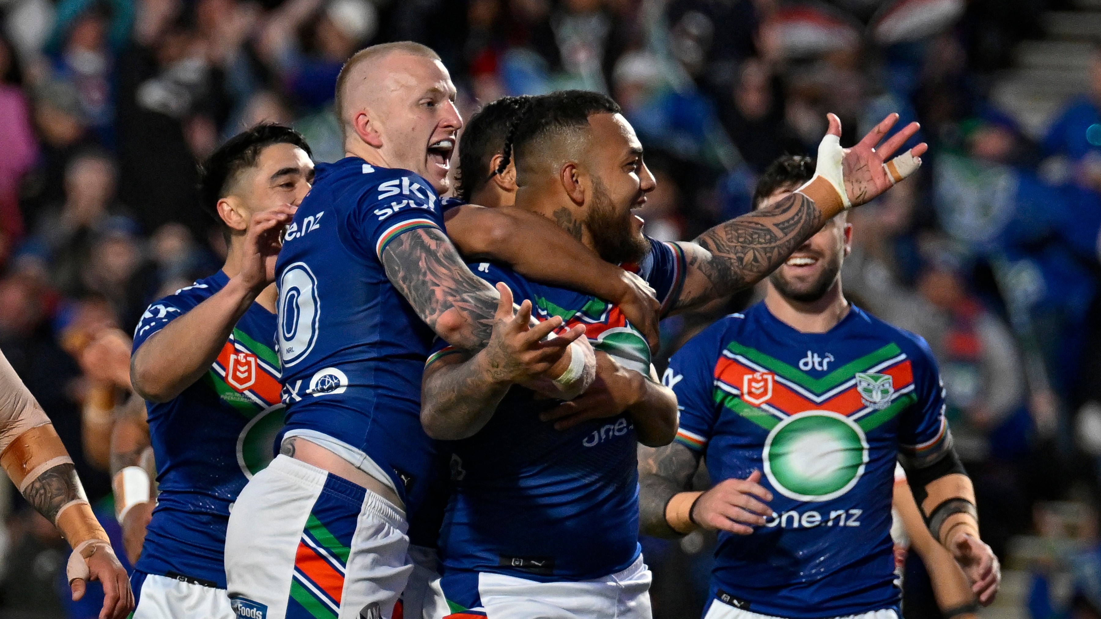 Warriors delight Mt Smart with utterly-dominant win over Knights