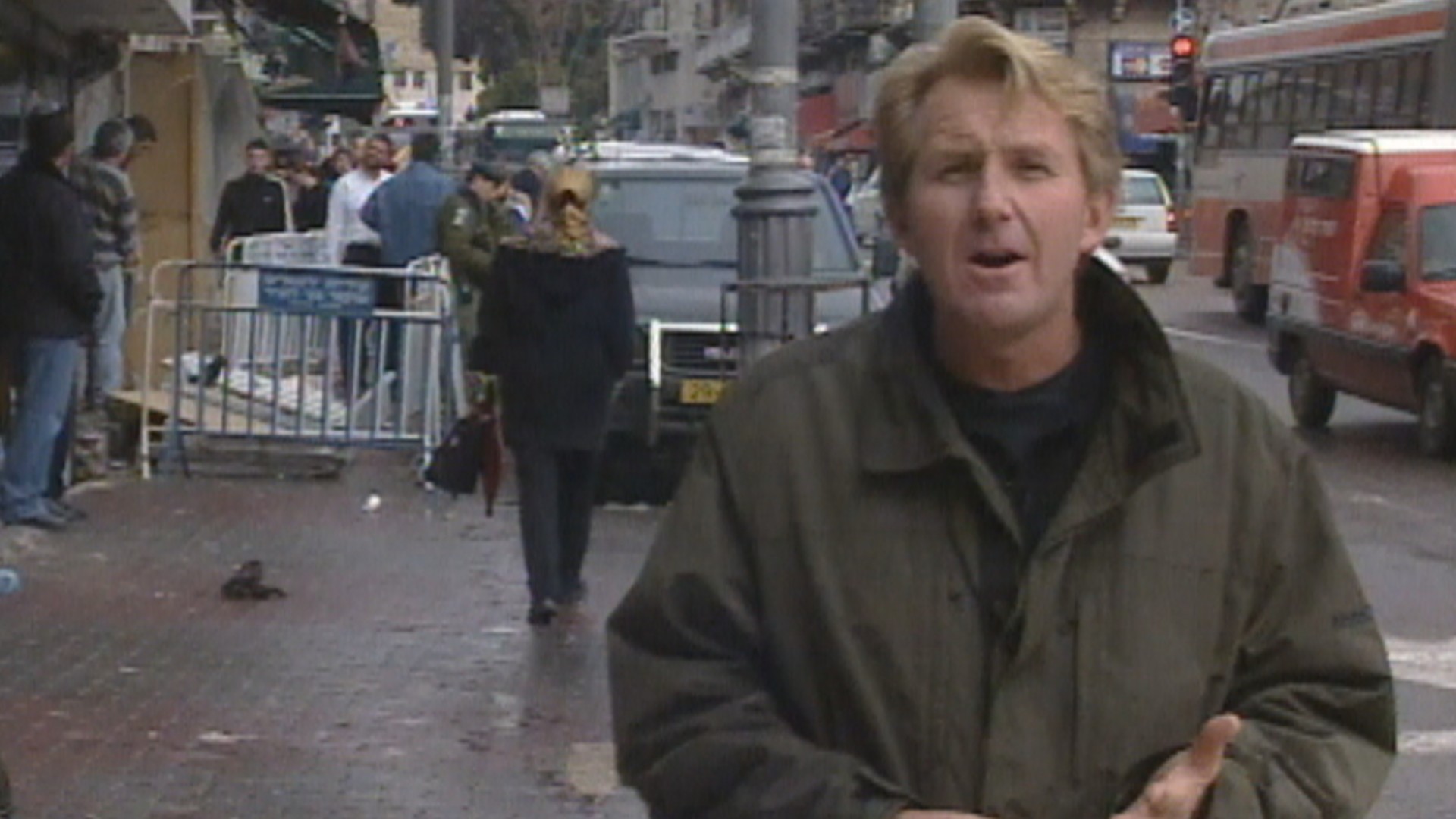 Cameron Bennett reporting at the Gaza Strip, the first time a NZ television crew had ever journeyed there.
