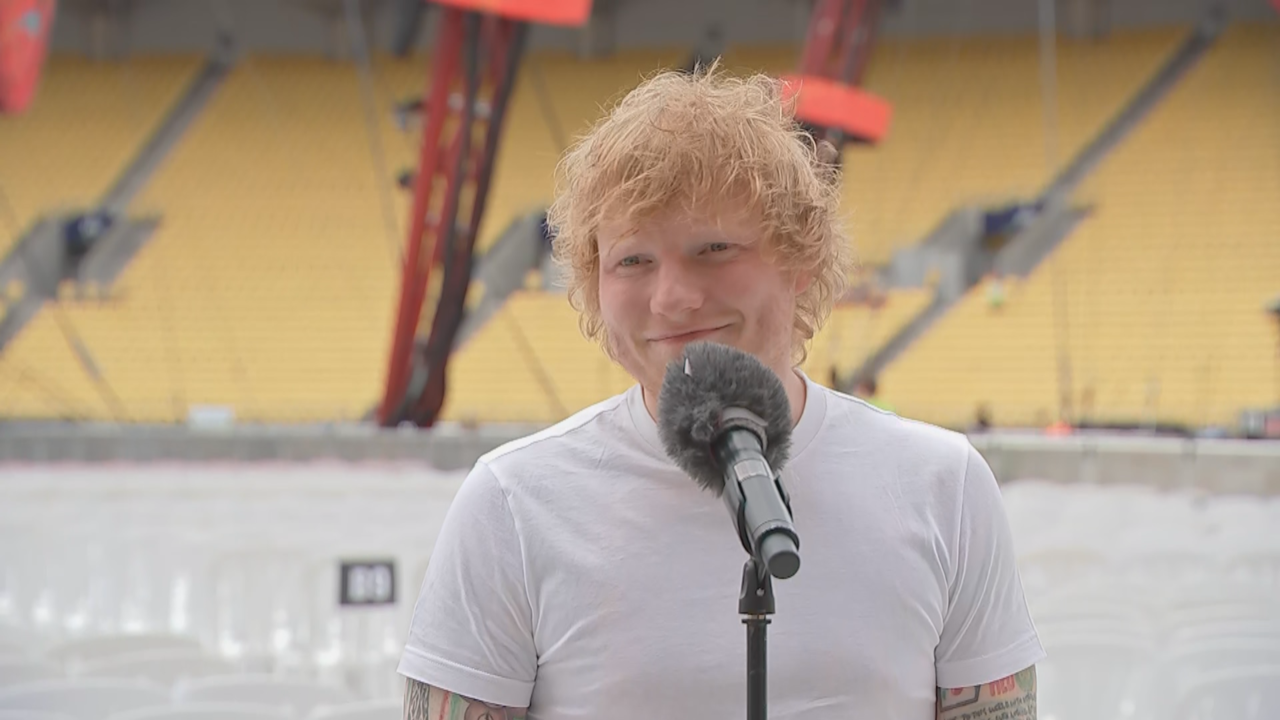 Ed Sheeran invites Kiwi fan on stage after forgetting lyrics to hit song