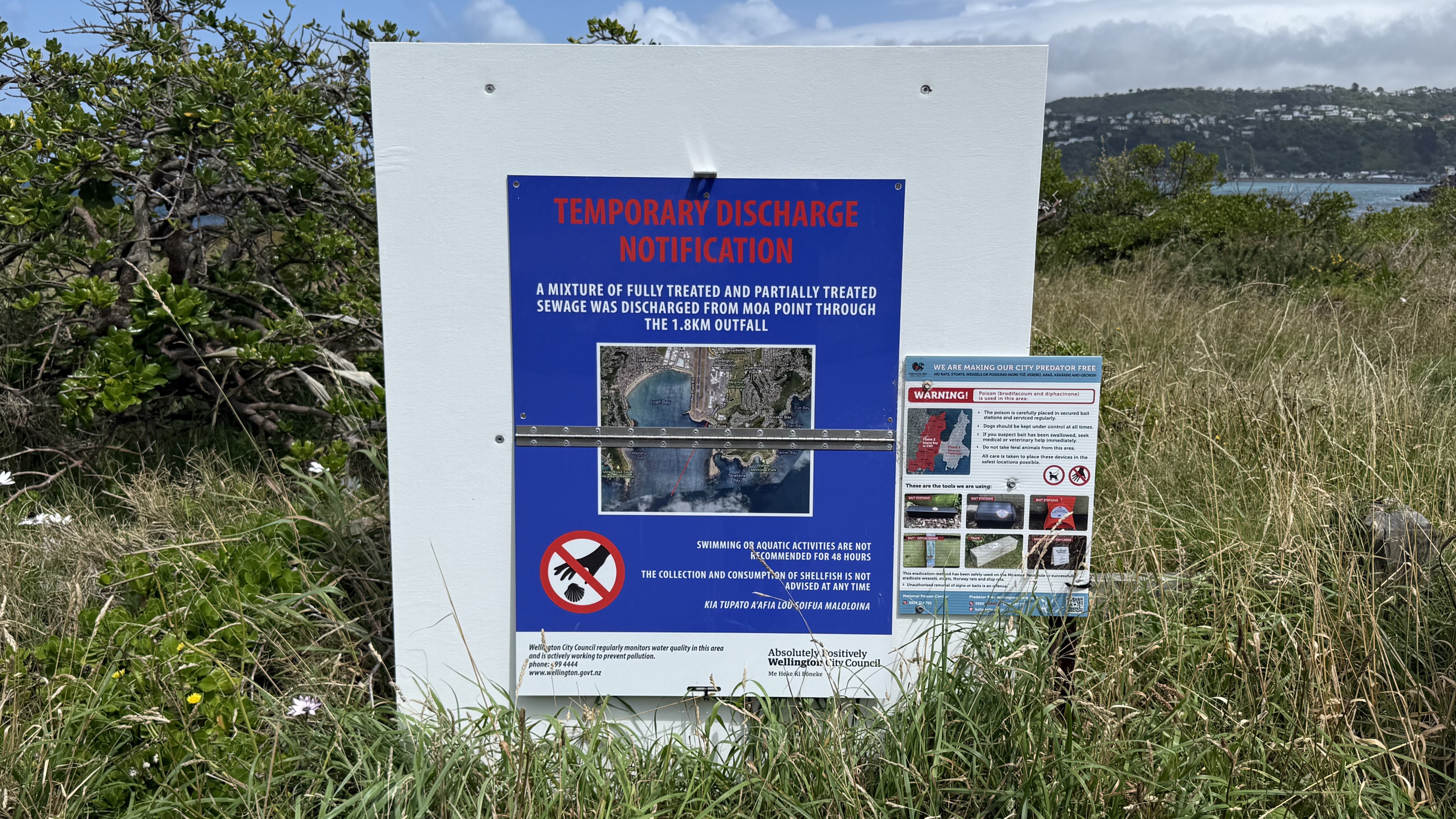 A wastewater leak notice at Moa Point.