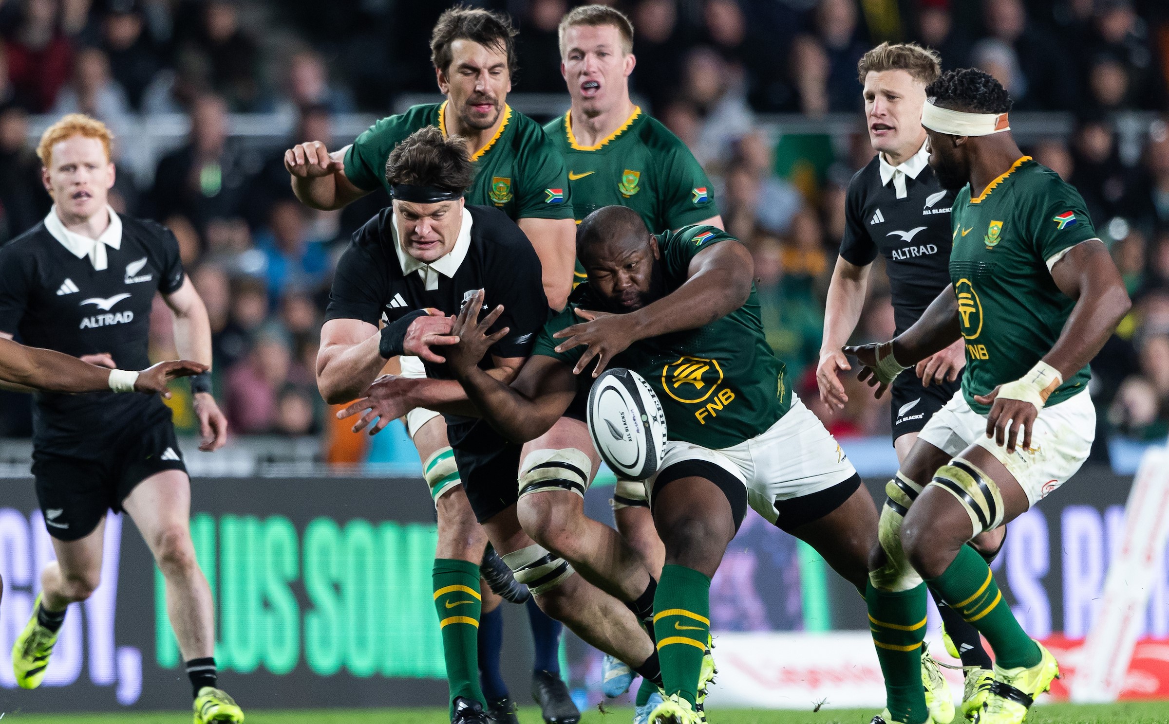 All Blacks skipper Scott Barrett contests the ball against the Boks.